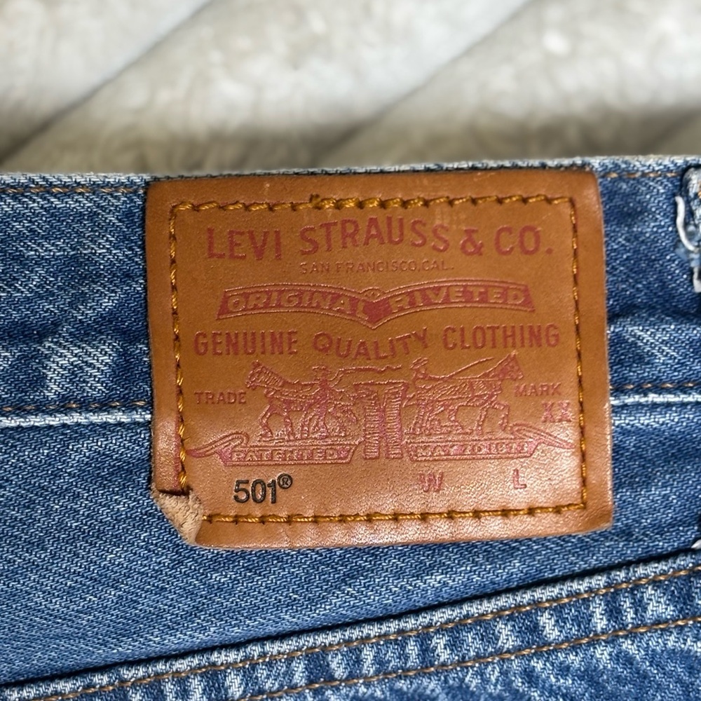 Levi's Classic Blue Ripped Jean Shorts - Picture 8 of 14